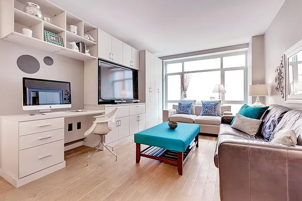 Sold by Compass | media 17