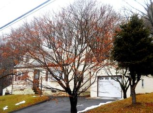 41 Skyline Dr, Danbury, CT 06810