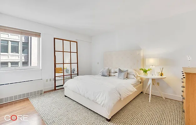 Rented by CORE | media 9