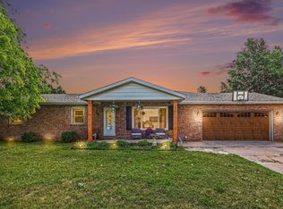 518 Sunset Ln, Middlebury, IN 46540