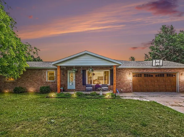 518 Sunset Ln, Middlebury, IN 46540