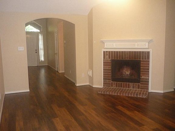 3rd image of 13618 Lynnville Dr