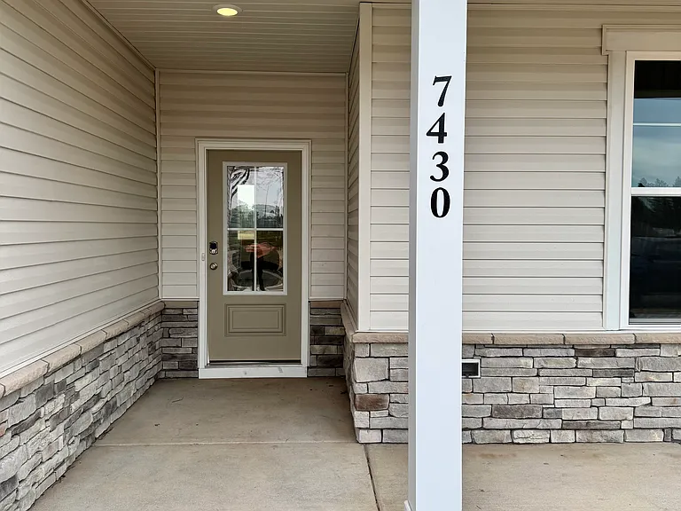 7430 Linda Vista Ln — Photo 2