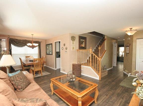 4th image of 2804 Forestview Dr
