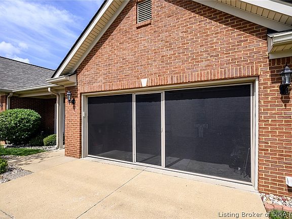 4th image of 2136 Pickwick Drive