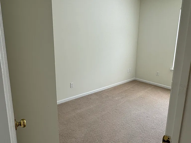 12103 Greenwood Ct #201 — Photo 24