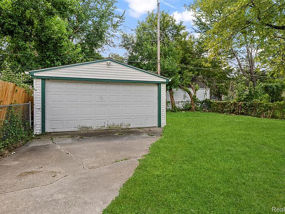 3rd image of 7220 Toepfer Rd