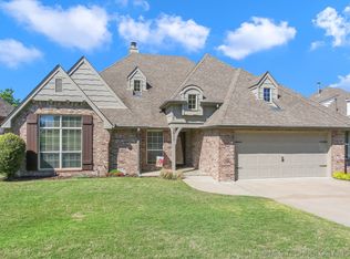 2816 N Lions Dr, Broken Arrow, OK 74012