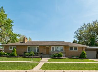 10200 S 52nd Ave, Oak Lawn, IL
