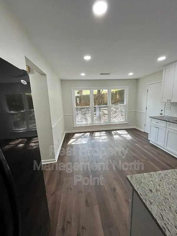 3 bed, 2.5 bath, 1776 sqft, $2,595 — Photo 4