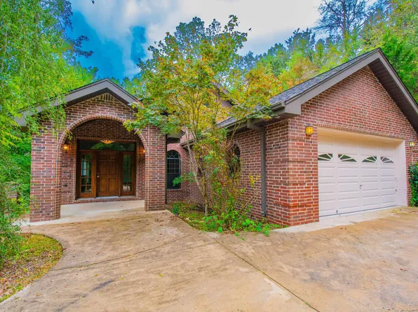 4 Windborough Ct, Little Rock, AR 72212