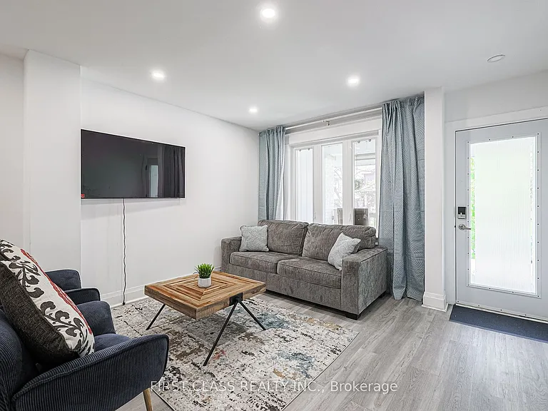 53 Aldridge Ave — Photo 5