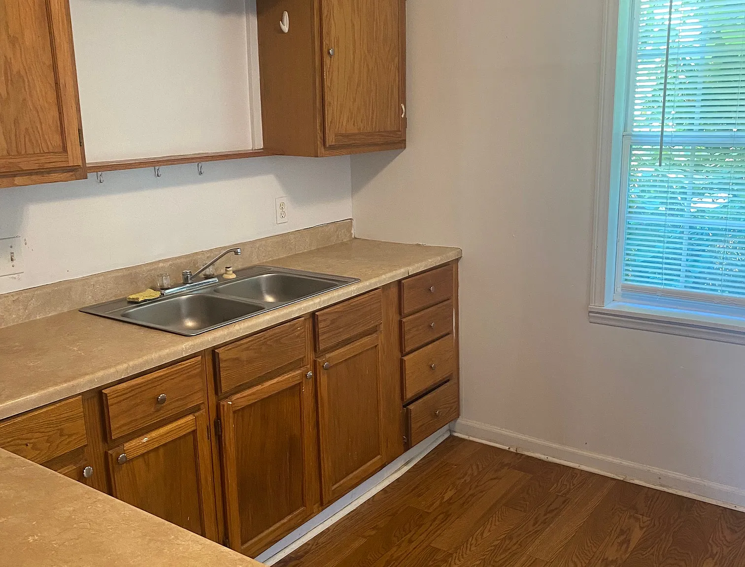 2 bed, 800 sqft, $900 — Photo 3