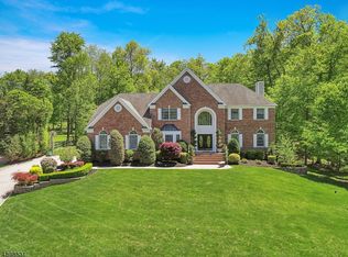 8 Mattben Dr, Warren, NJ 07059