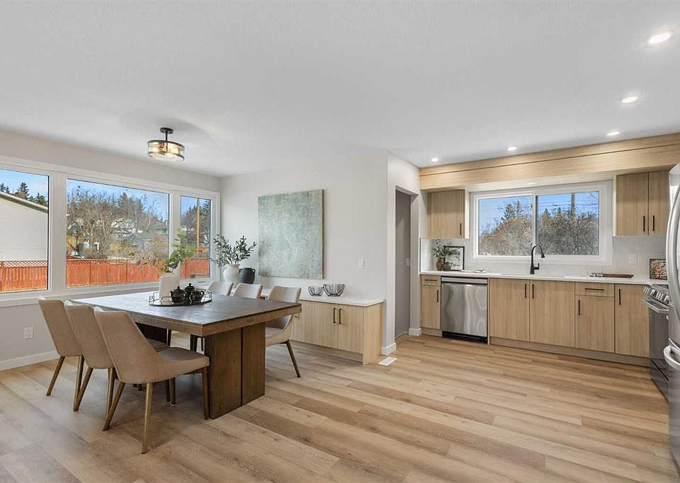 1st image of 198 W Silver Brook Rd NW