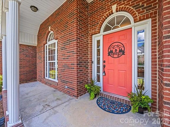 2nd image of 923 Gristmill Dr