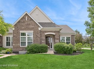 4042 Candlewood Ln, Naperville, IL 60564