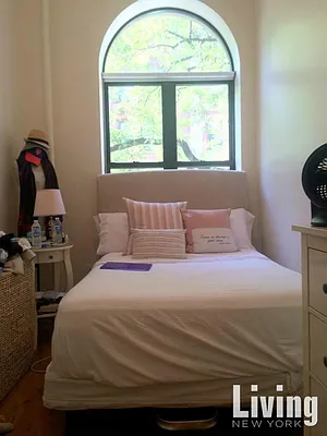 Rented by Living New York | media 10