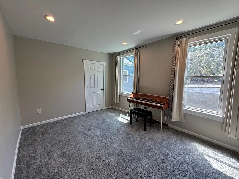 5029 Norwood Ave — Photo 24