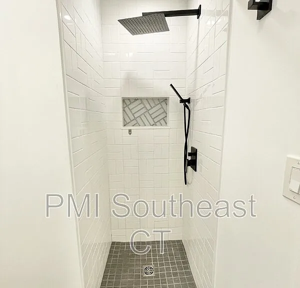 5 Hunters Rd #1 — Photo 18