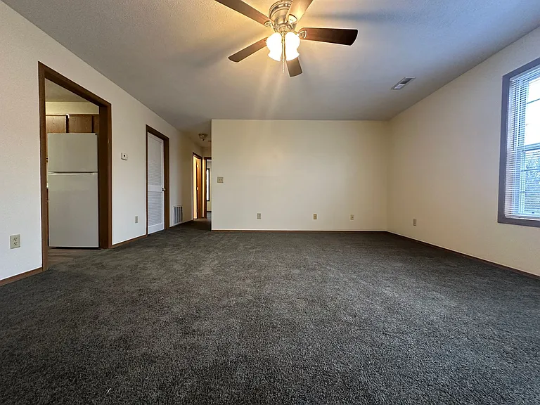 108 Oak Creek Plaza — Photo 4