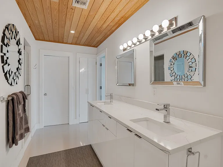 955 Reef Ln — Photo 29