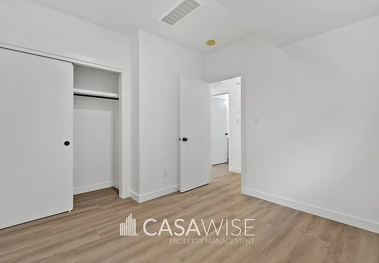 11323 106th St NW #4B — Photo 10