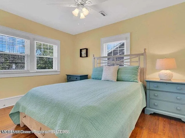 321 14th Ave — Photo 22