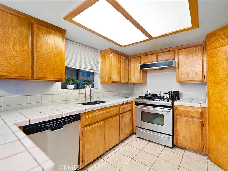 7371 Lyons Ave — Photo 20