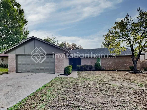 2305 Lavon Creek Ln, Arlington, TX 76006