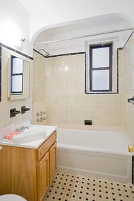 Rented by Elenora Dantchev, LREB | media 3