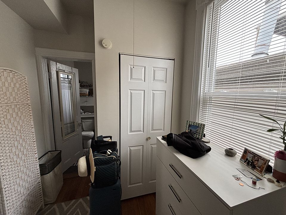 1st image of 1920 N Damen Ave #1753269