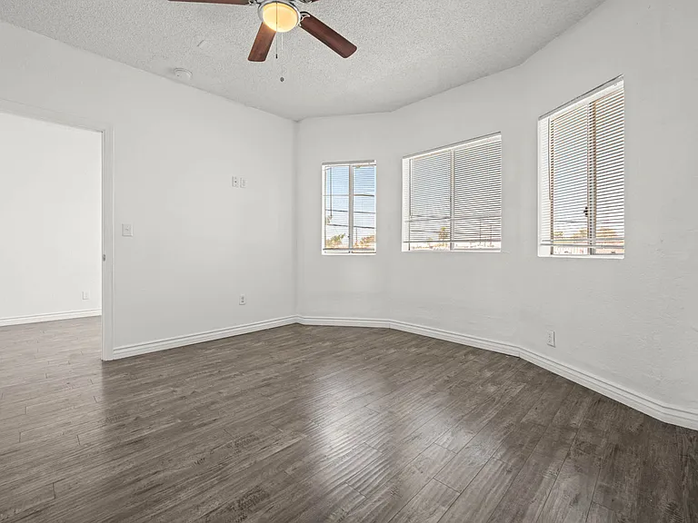 1280 W Jefferson Blvd — Photo 6