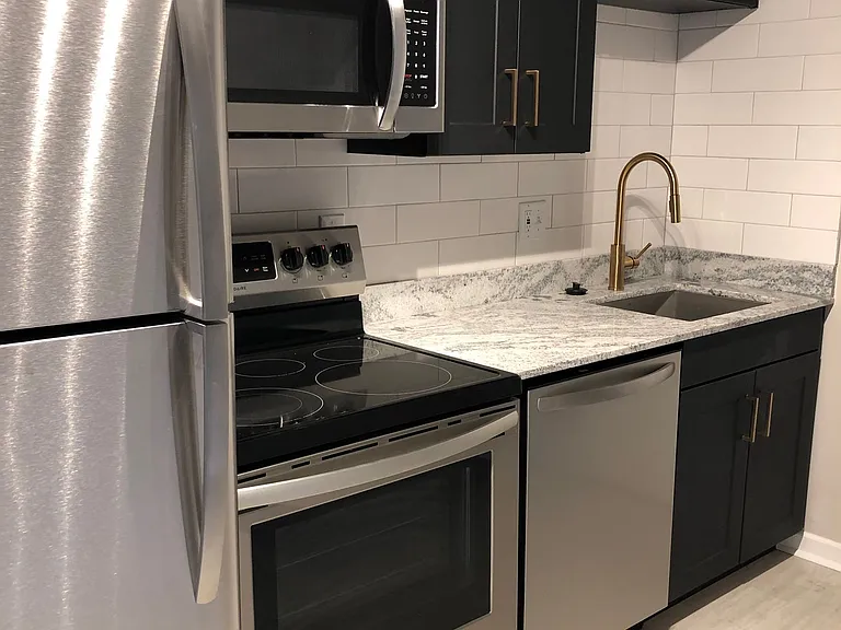Bigelow Chapman Apartments — Photo 31