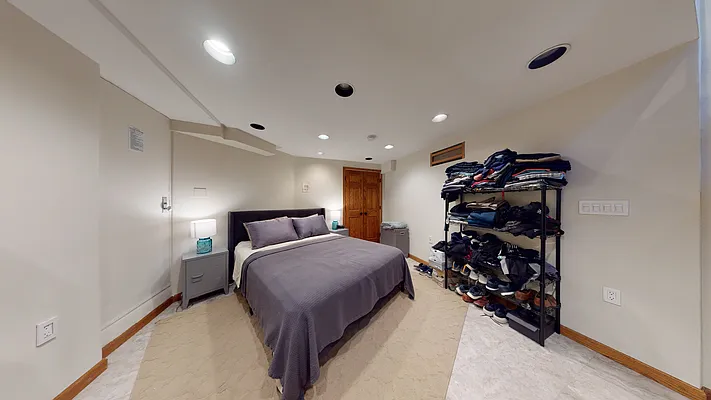 Rented by Bond New York | media 25