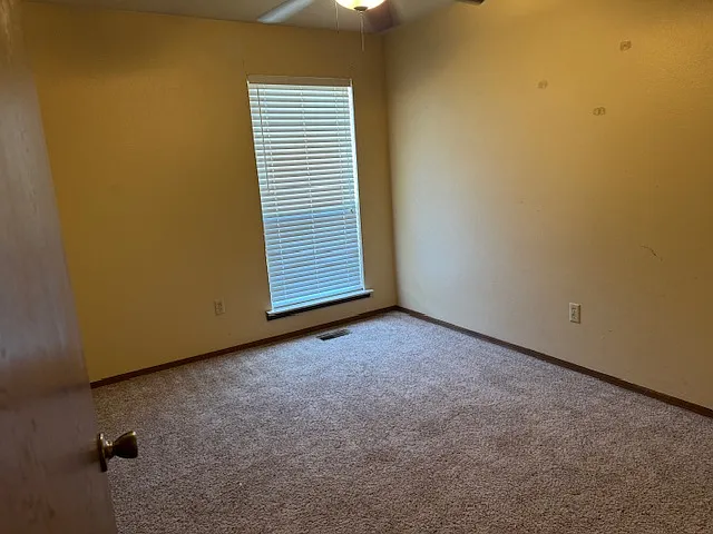 2118 N Crescent Dr — Photo 17