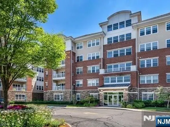 1107 Warrens Way, Wanaque, NJ 07465
