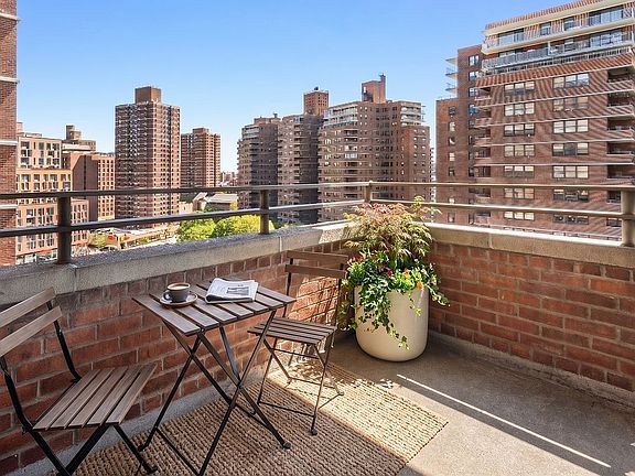 4th image of 383 Grand St APT M1304
