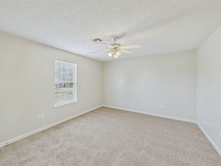 1824 Pinewood Cove-17_08042026