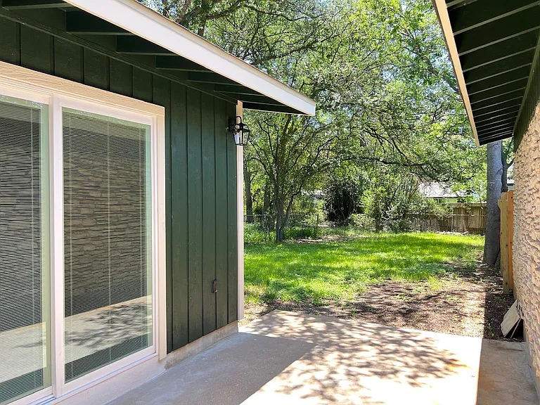 2305 Western Trails Blvd #A — Photo 25