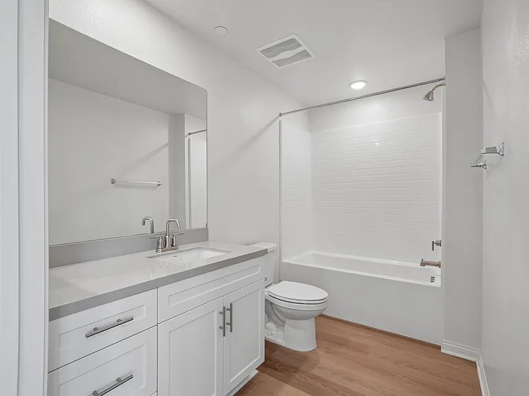 Gallery Park Apartments — Photo 123