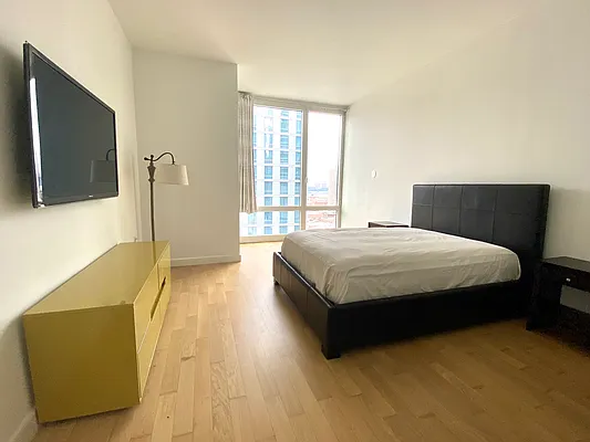 Rented by Nest Seekers International | media 26