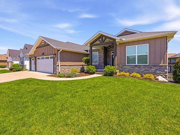 2nd image of 781 N Fox Hill Circle