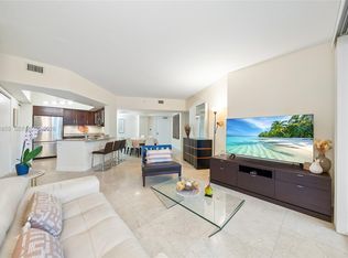 19900 E Country Club Dr APT 816, Aventura, FL