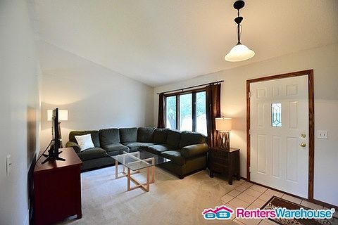 2nd image of 3100 Sunset Lake Dr