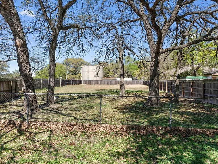 312 Country Club Dr — Photo 31