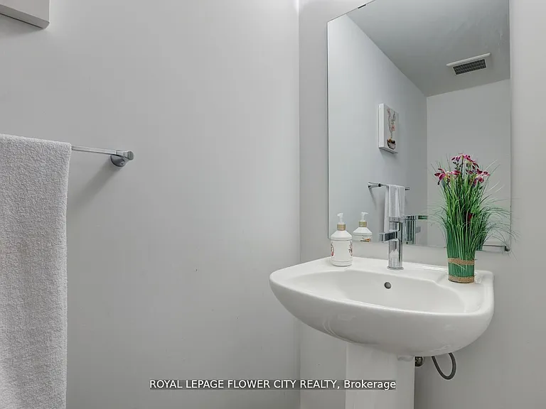 205 W Oak Trl #16 — Photo 27