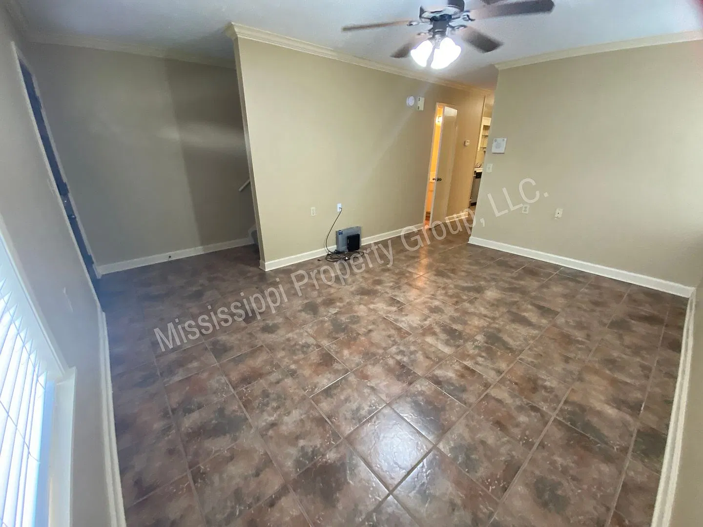 2br/2.5ba For Rent — Photo 3