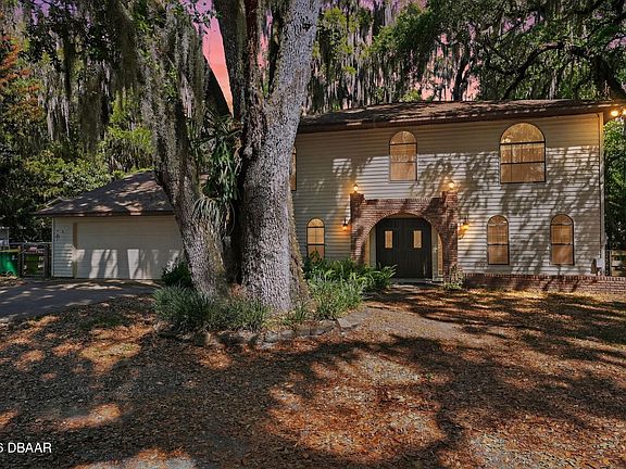 2nd image of 3380 Lionel Rd