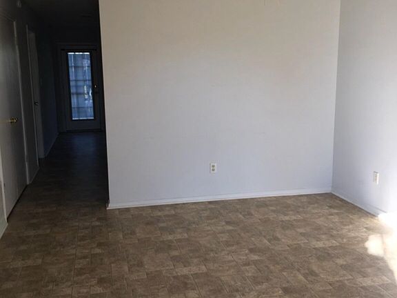 3rd image of 7149 Lynnease Dr